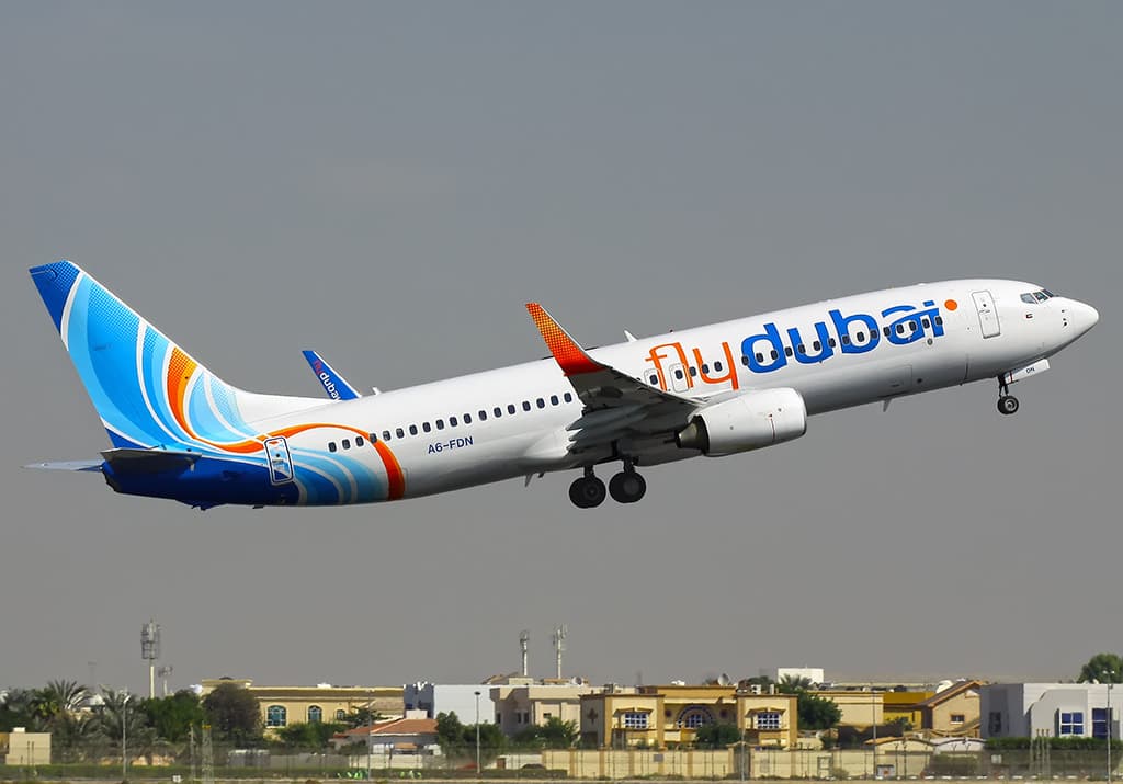 flydubai vliegtuig in vlucht