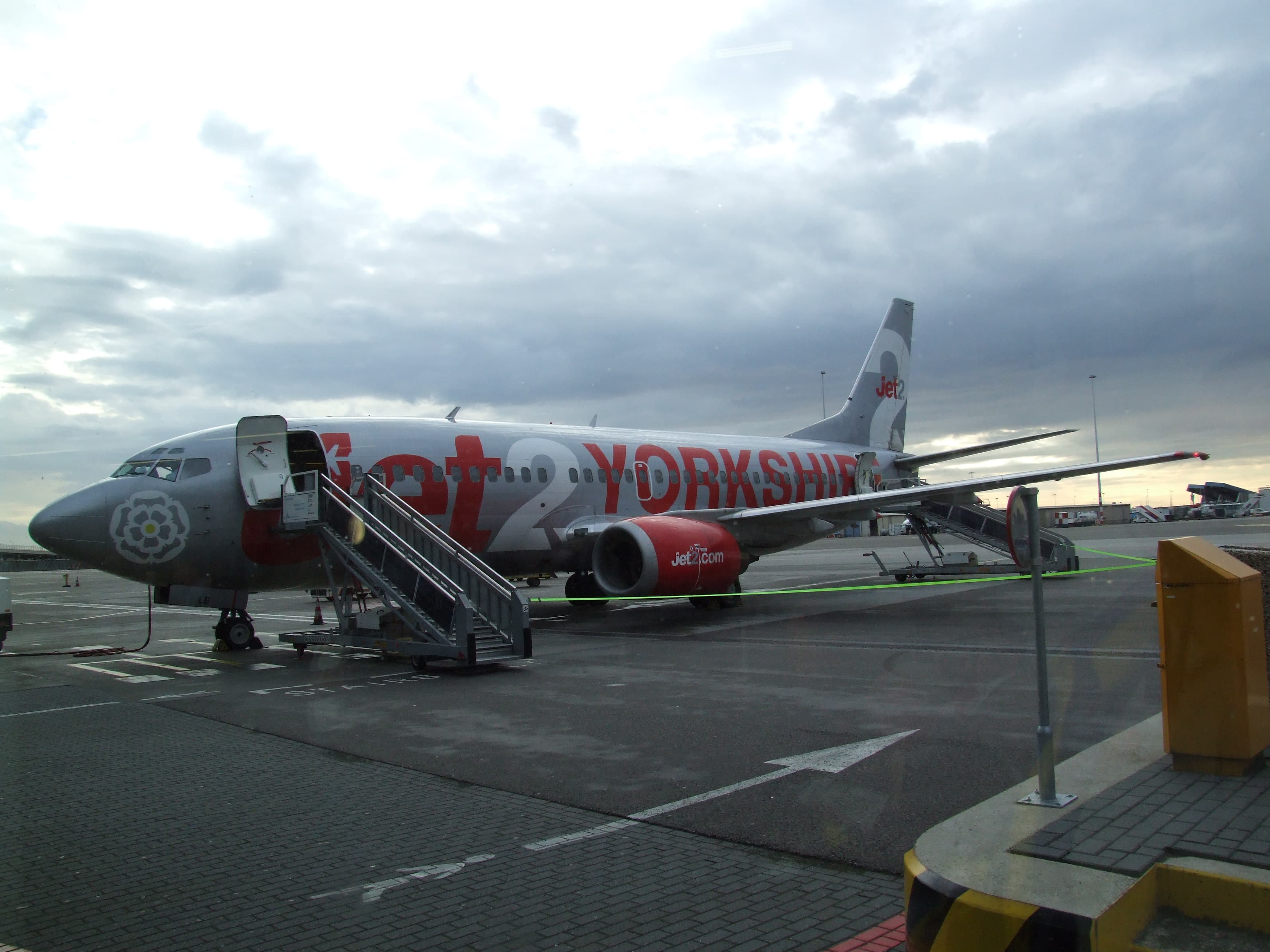 Jet2 vliegtuig in vlucht