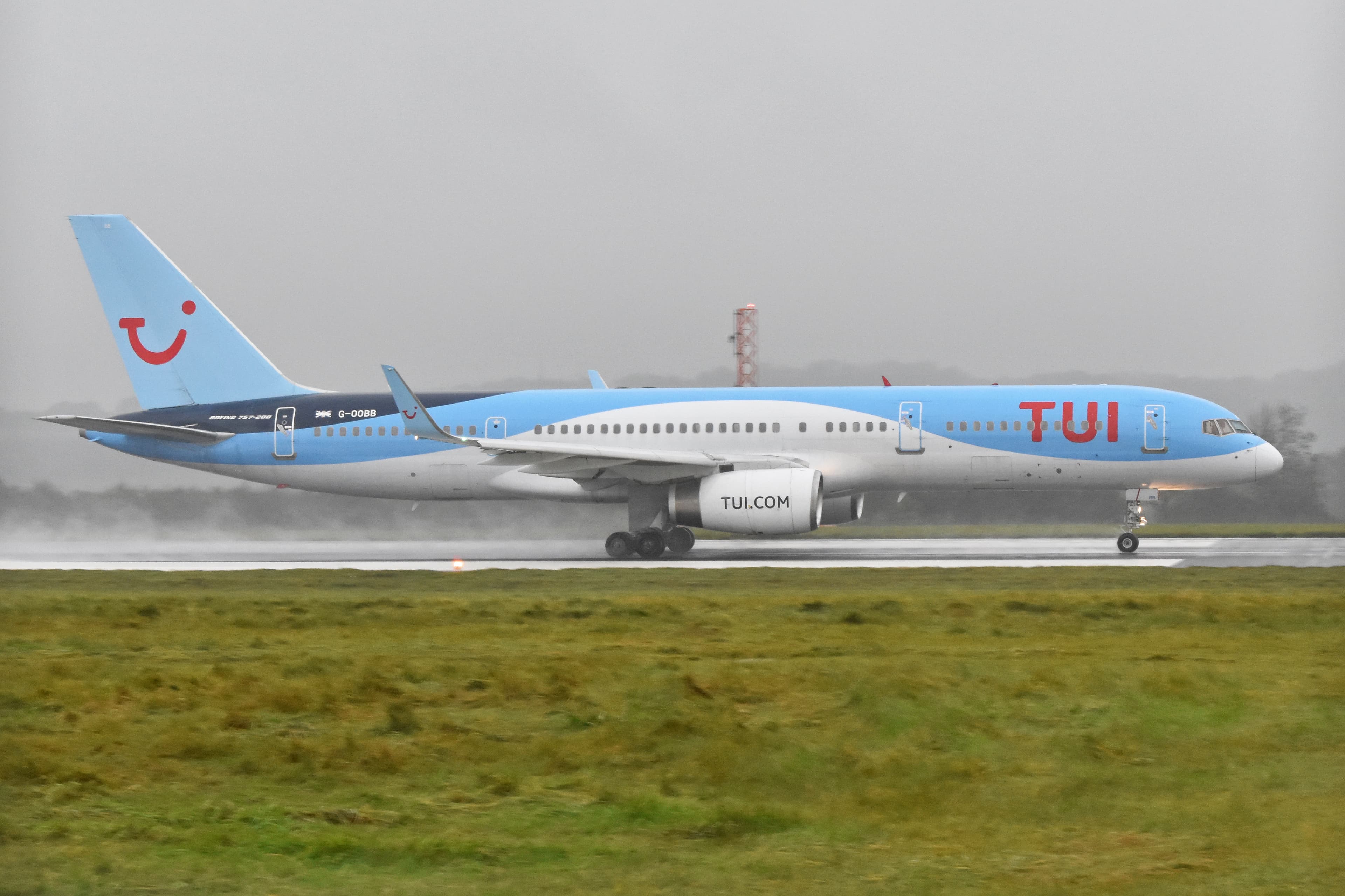 TUI Airways vliegtuig in vlucht