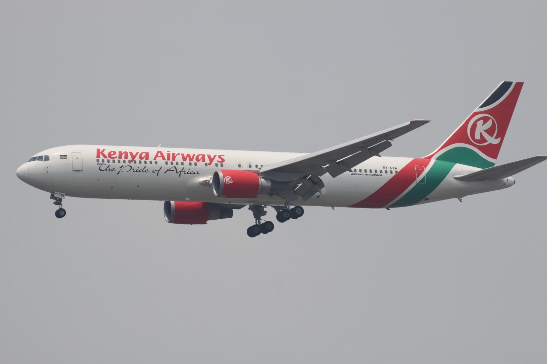 Kenya Airways vliegtuig in vlucht