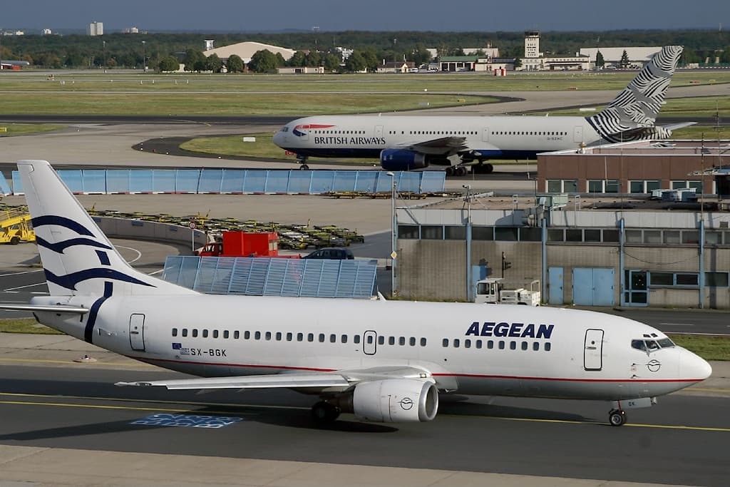 Aegean Airlines vliegtuig in vlucht